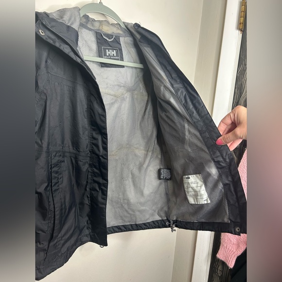 Helly Hansen Yu Ervik Waterproof Rain Full Zip Up Jacket in 990 Black size XS - Picture 11 of 14